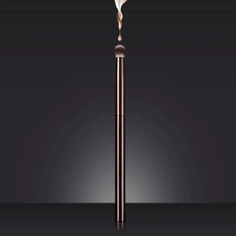 Hourglass Makeup Brush - No.9 Soft Fiber Hair Blending Eyeshadow Brush - Body Bliss Essentials