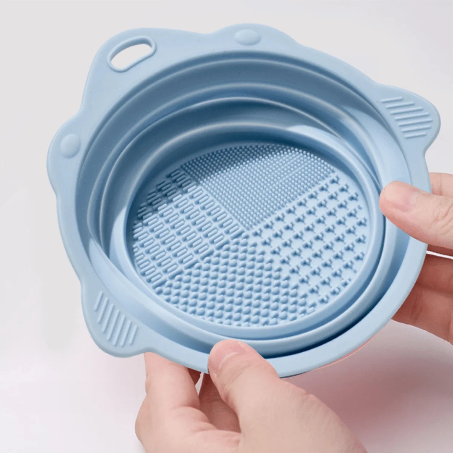Silicone Makeup Tool Cleaning Bowl - Portable Folding Design - Body Bliss Essentials