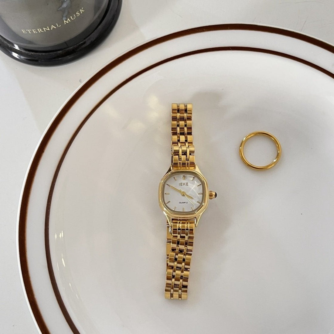 Simple Versatile Fashion Retro Summer Women's Watch - Body Bliss Essentials